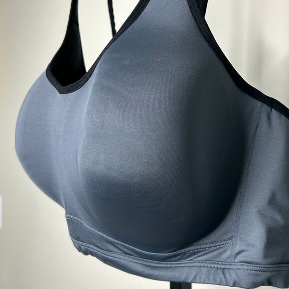 Livi Sports Bra-48D-gray black adjustable underwire‎ - Picture 4 of 4